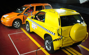 Crashtest mit SUV Crashtest mit SUV