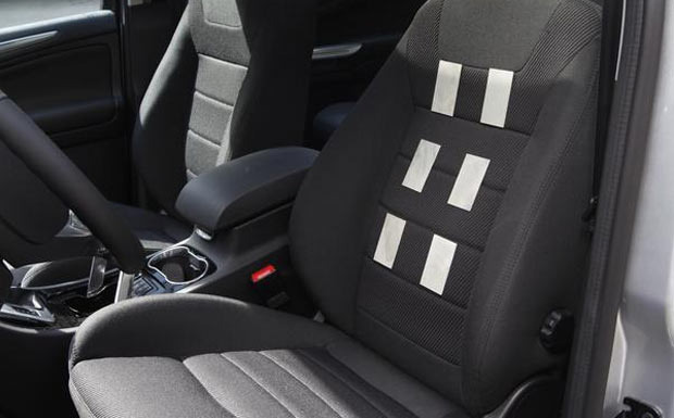 Ford-Fahrersitz mit Herzschlag-Überwachung Ford-Fahrersitz mit Herzschlag-Überwachung