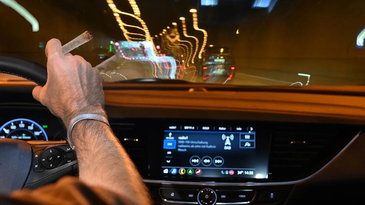 Cannabis-Konsum macht Autofahrer offenbar nicht automatisch vorsichtiger Cannabis-Konsum macht Autofahrer offenbar nicht automatisch vorsichtiger