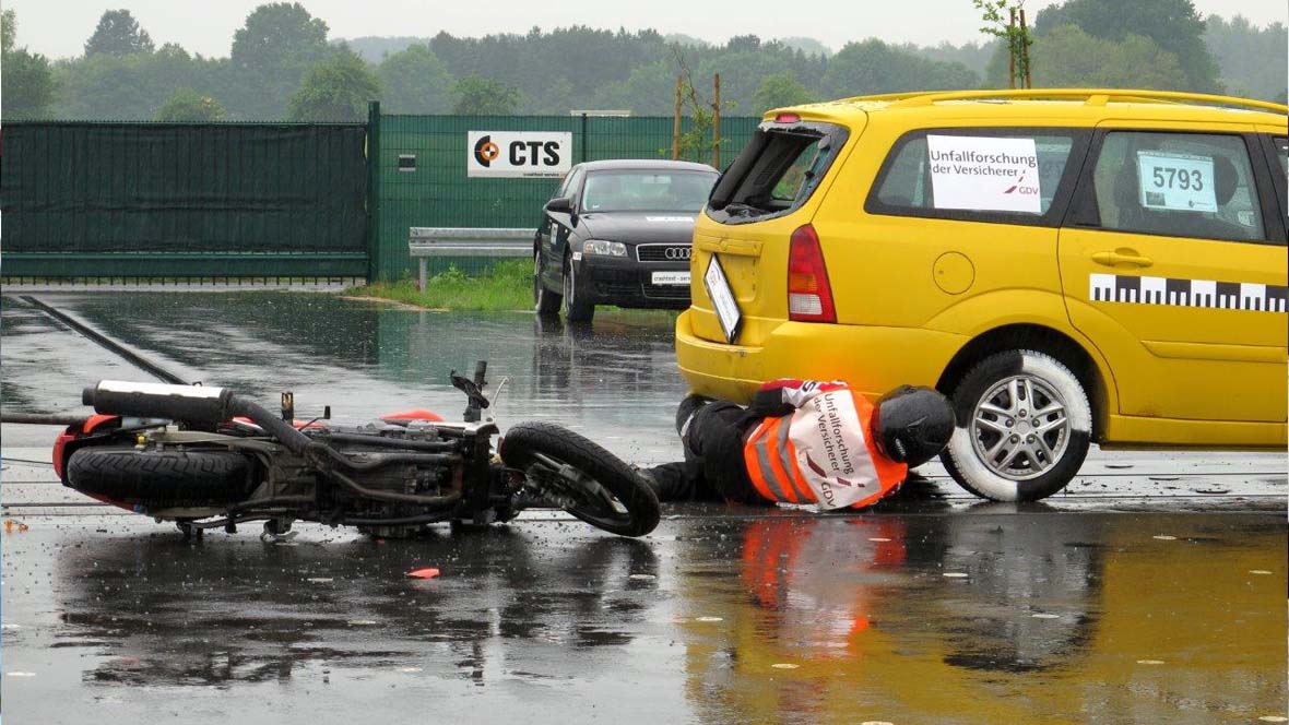 Motorrad-Crashtest
Motorrad-Crashtest