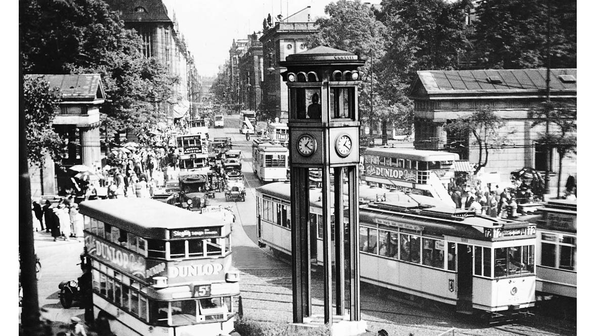 Die erste Ampel Deutschlands 1924 in Berlin Die erste Ampel Deutschlands 1924 in Berlin