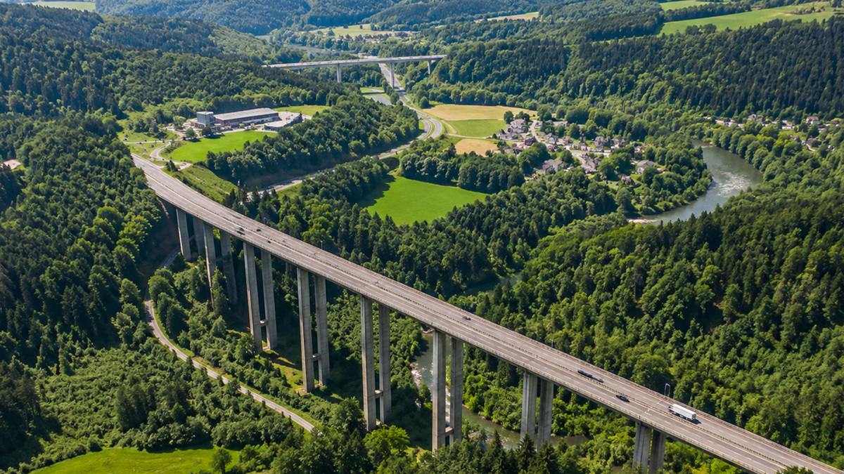 Brücke Autobahn Brücke Autobahn