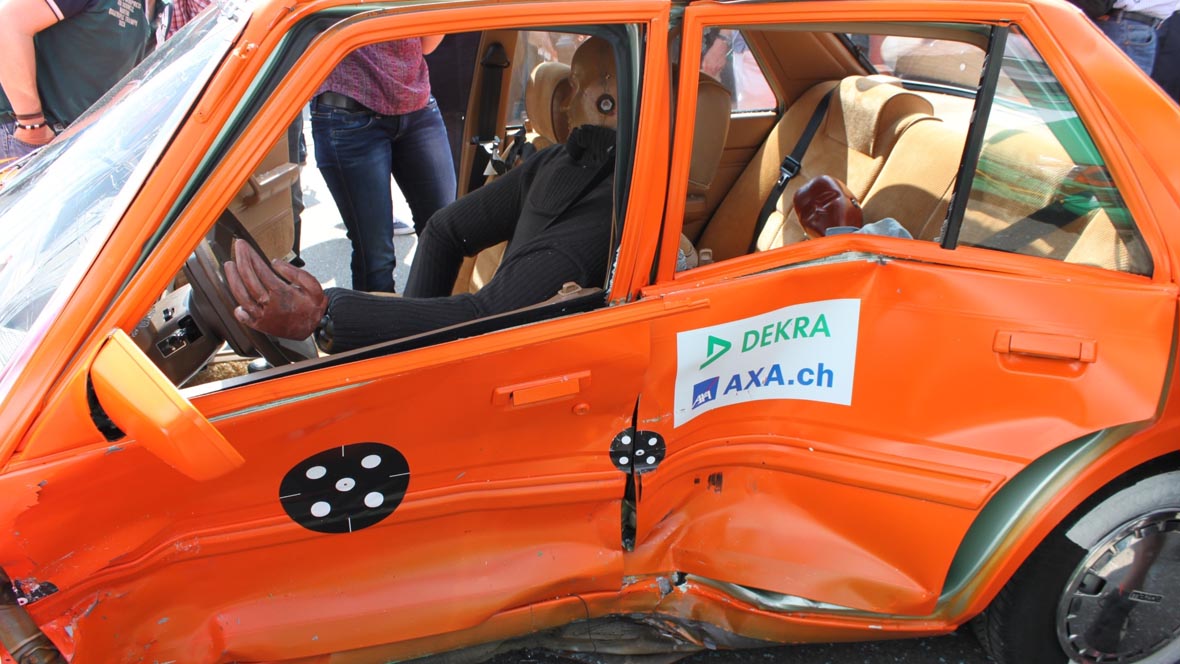 Dekra-Crashtest mit alten Autos Dekra-Crashtest mit alten Autos