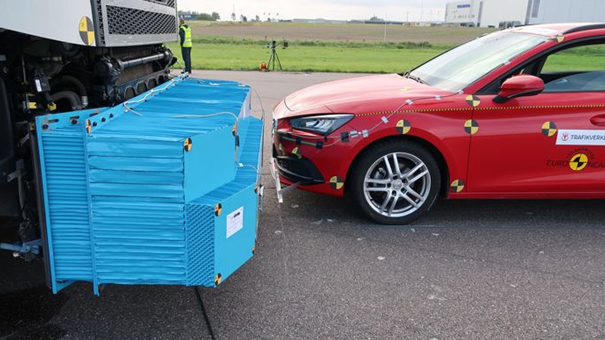 Lkw-Crashtest Verkehrssicherheit Unfall Lkw-Crashtest Verkehrssicherheit Unfall