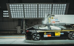 Wer am Stauende auf einen Lkw auffährt, hat wenig Überlebenschancen Wer am Stauende auf einen Lkw auffährt, hat wenig Überlebenschancen