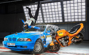 Crashtest ADAC Airbag-Weste Crashtest ADAC Airbag-Weste