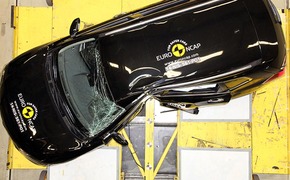 Nissan X-Trail im EuroNCAP-Crashtest Nissan X-Trail im EuroNCAP-Crashtest