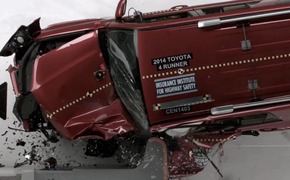IIHS-Crashtest mit SUV IIHS-Crashtest mit SUV