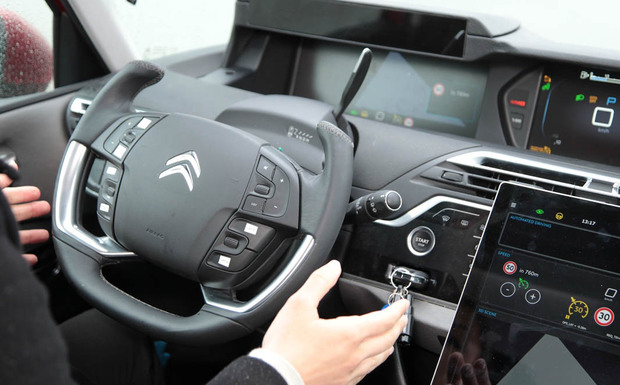 PSA Peugeot-Citroën autonomes Fahren 
