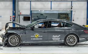 Crashtest Genesis G80 Crashtest Genesis G80