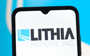 Das Logo von Lithia Motors auf einem Smartphone