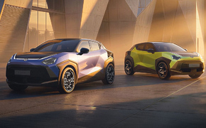 Erstmals gezeigt hat sich der Elektro-Crossover in der Serienversion nun bei einer Strategie-Präsentation des japanischen Herstellers in Tokio